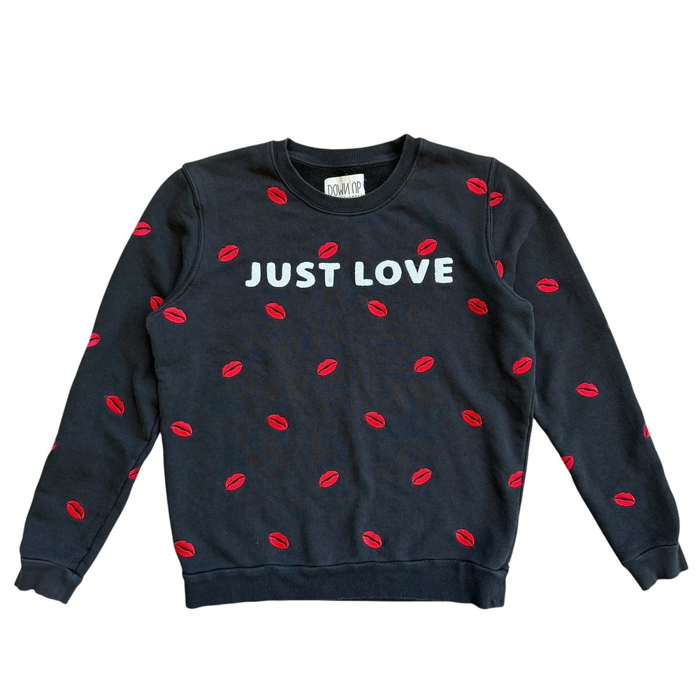 Down Up Basic Element Just Love Lips Embroidered Sweatshirt Black Red‎ Medium